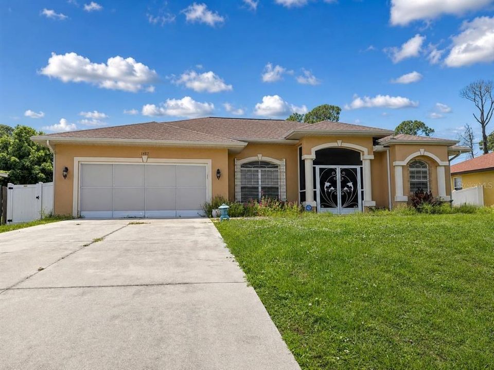 For Sale: $350,000 (3 beds, 2 baths, 1762 Square Feet)