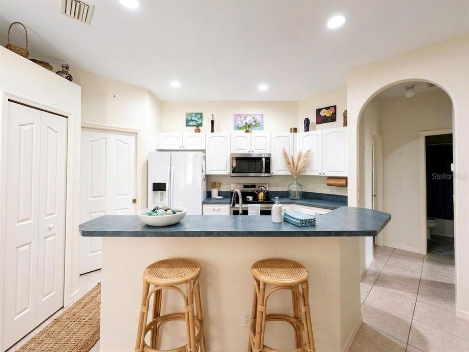 For Sale: $350,000 (3 beds, 2 baths, 1762 Square Feet)