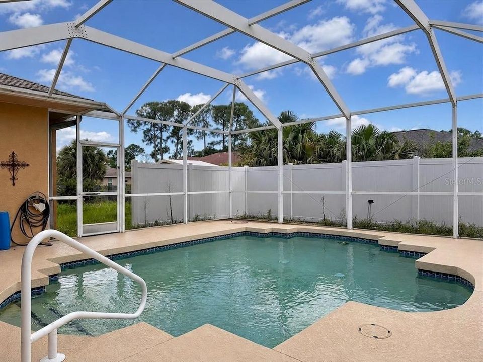 For Sale: $350,000 (3 beds, 2 baths, 1762 Square Feet)