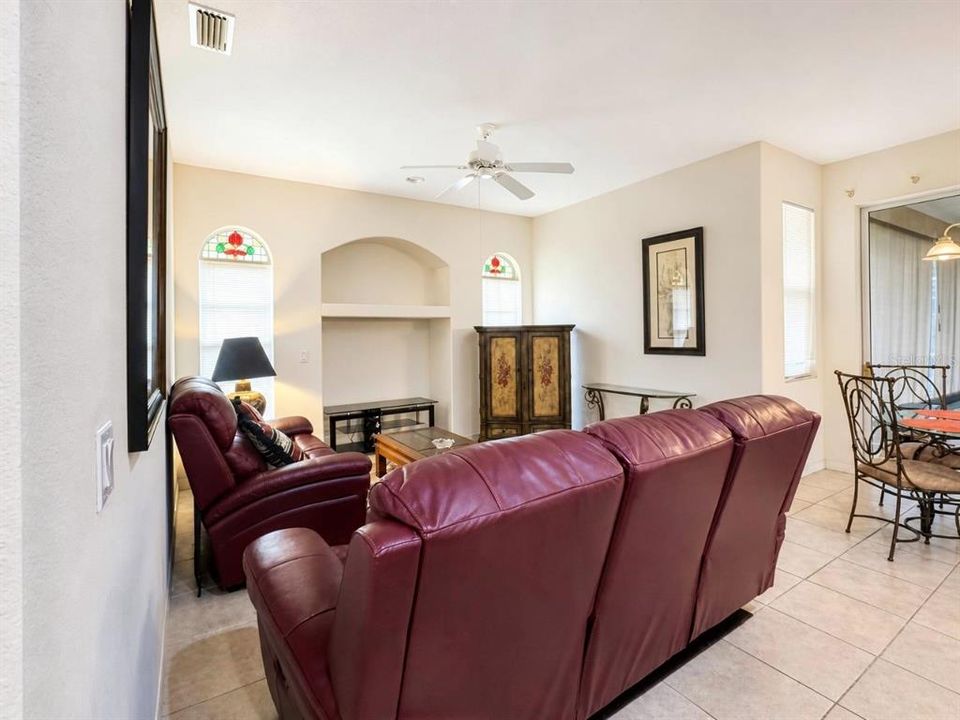 For Sale: $350,000 (3 beds, 2 baths, 1762 Square Feet)