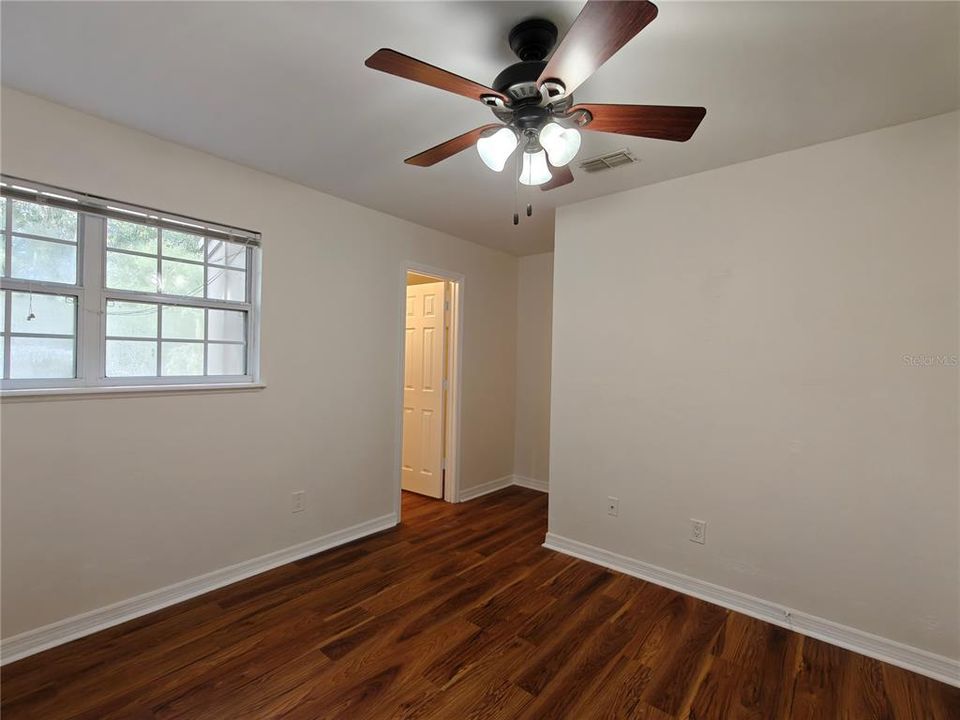 For Rent: $1,200 (2 beds, 1 baths, 942 Square Feet)