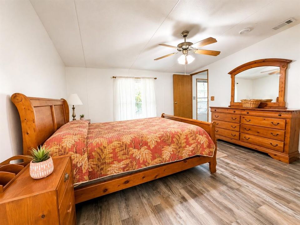 For Rent: $2,200 (3 beds, 2 baths, 1134 Square Feet)