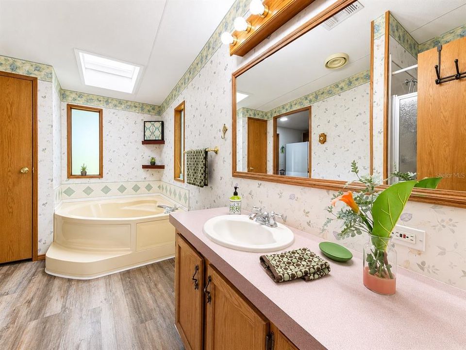 For Rent: $2,200 (3 beds, 2 baths, 1134 Square Feet)