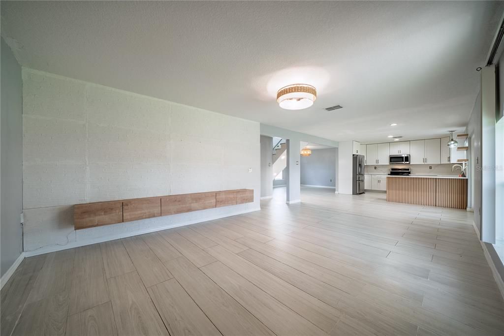 For Sale: $495,900 (4 beds, 2 baths, 2156 Square Feet)
