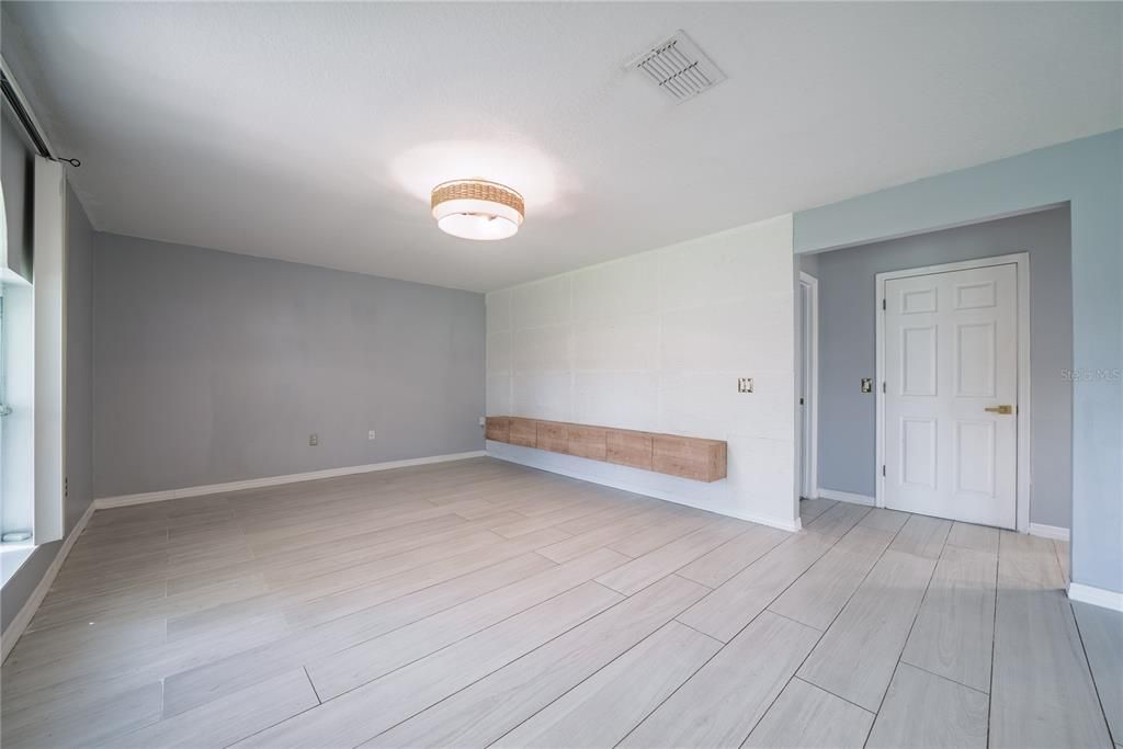 For Sale: $495,900 (4 beds, 2 baths, 2156 Square Feet)
