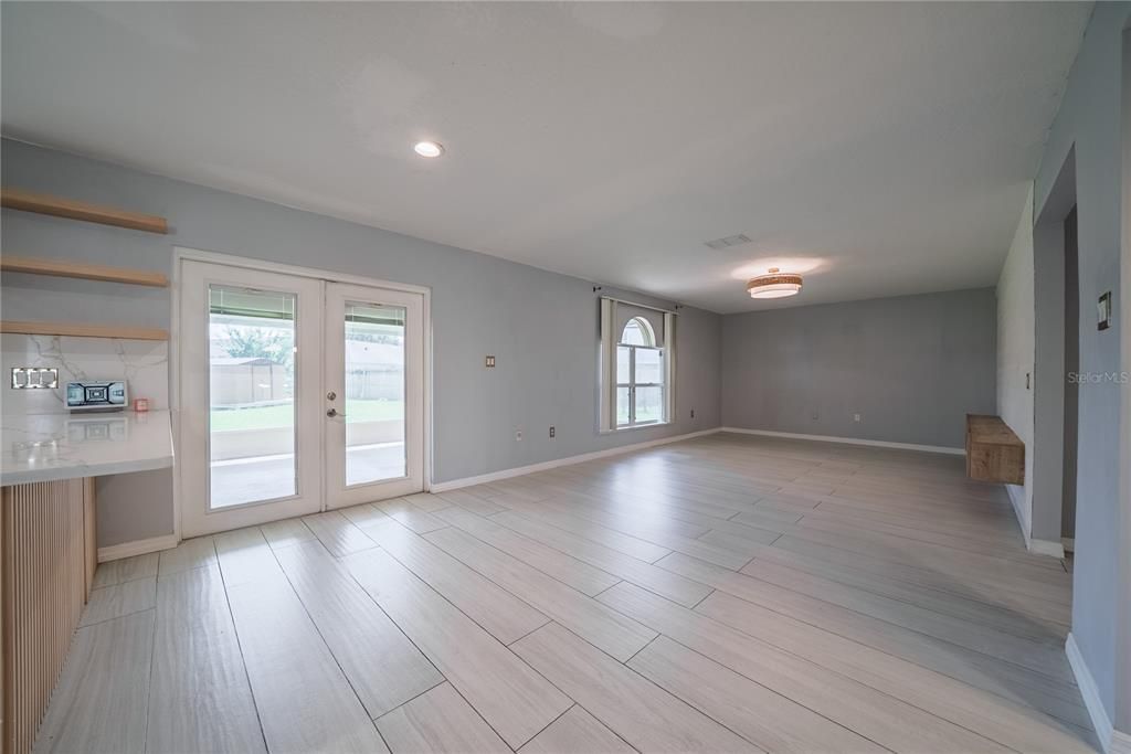 For Sale: $495,900 (4 beds, 2 baths, 2156 Square Feet)