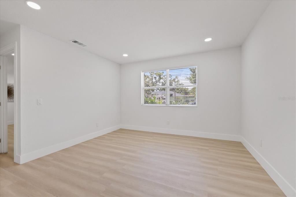 For Sale: $447,900 (3 beds, 3 baths, 1553 Square Feet)