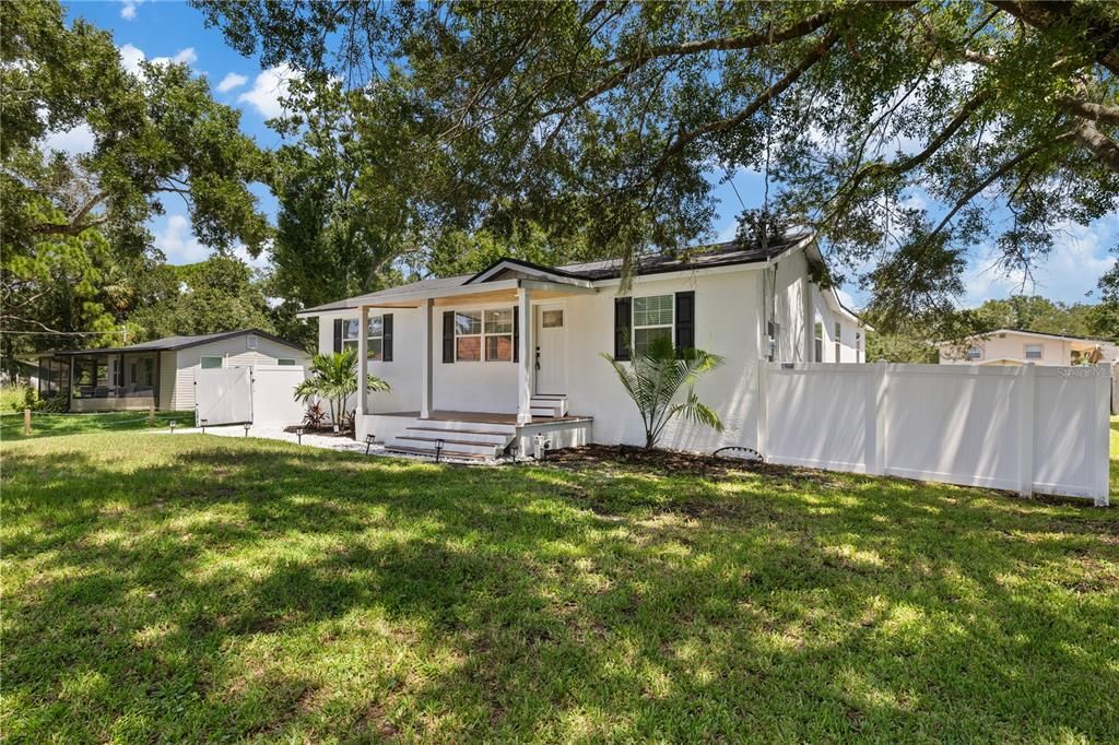 For Sale: $447,900 (3 beds, 3 baths, 1553 Square Feet)