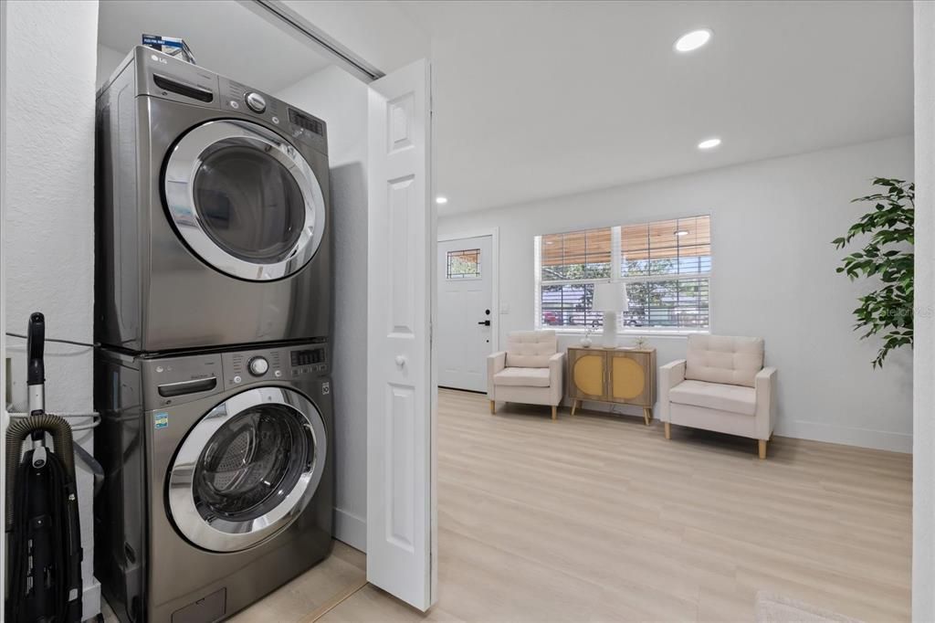 For Sale: $447,900 (3 beds, 3 baths, 1553 Square Feet)