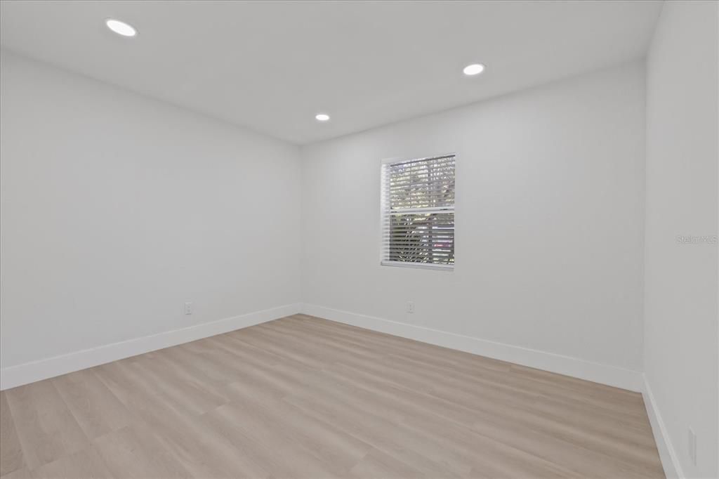 For Sale: $447,900 (3 beds, 3 baths, 1553 Square Feet)