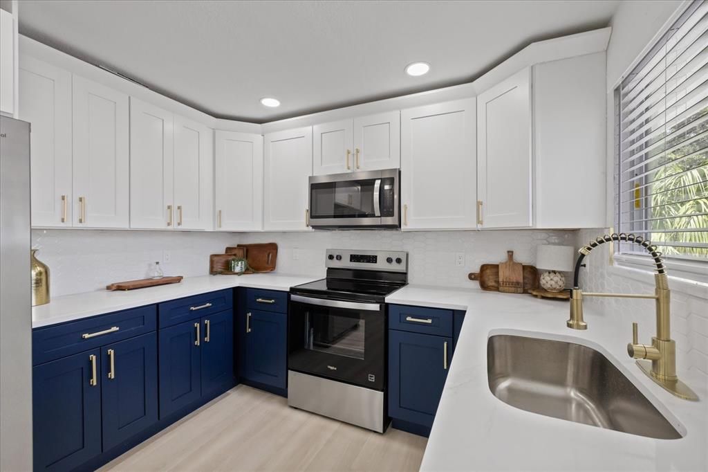 For Sale: $447,900 (3 beds, 3 baths, 1553 Square Feet)
