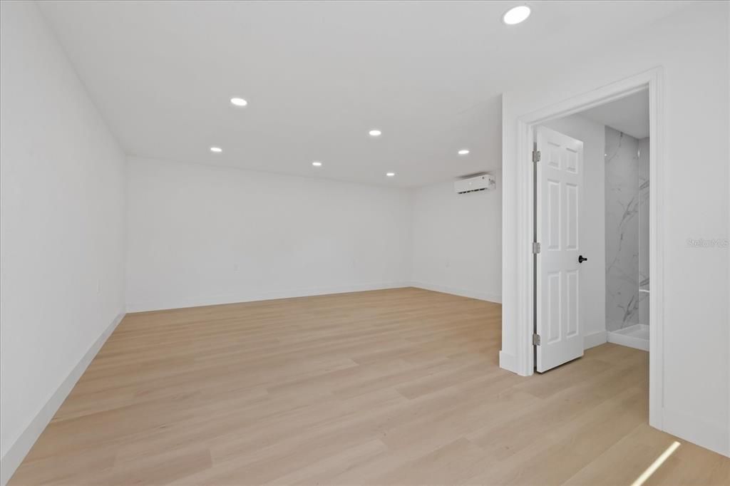 For Sale: $447,900 (3 beds, 3 baths, 1553 Square Feet)