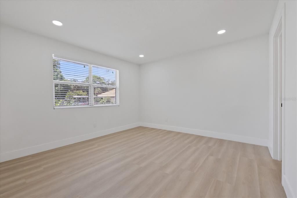For Sale: $447,900 (3 beds, 3 baths, 1553 Square Feet)