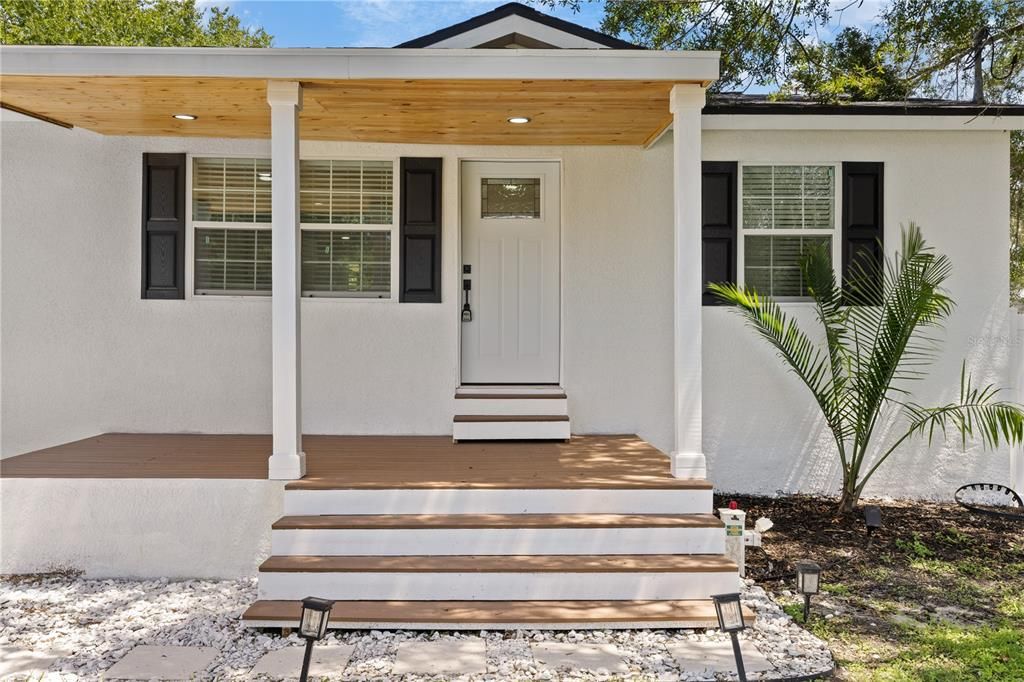 For Sale: $447,900 (3 beds, 3 baths, 1553 Square Feet)