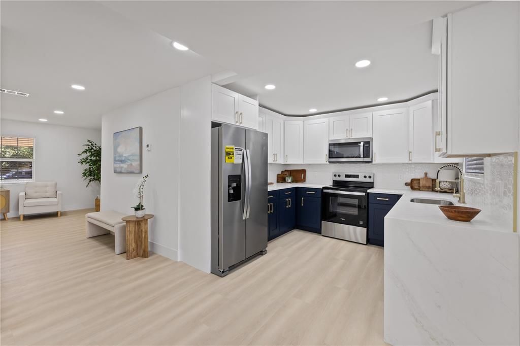 For Sale: $447,900 (3 beds, 3 baths, 1553 Square Feet)