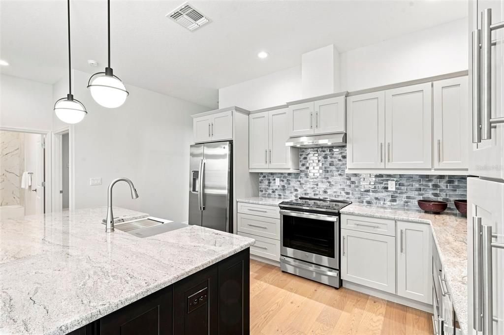 待售: $1,150,000 (3 贝兹, 2 浴室, 1804 平方英尺)