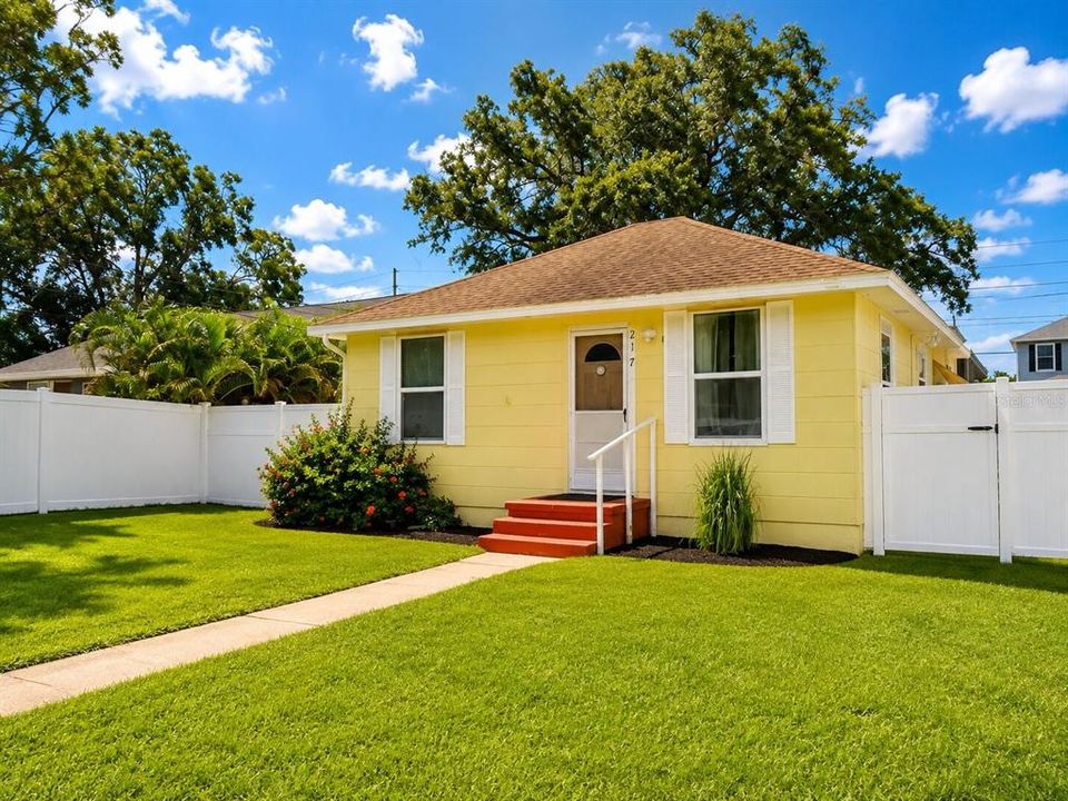 En Venta: $515,000 (4 camas, 3 baños, 1235 Pies cuadrados)