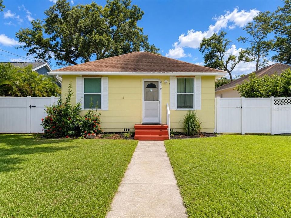 En Venta: $515,000 (4 camas, 3 baños, 1235 Pies cuadrados)