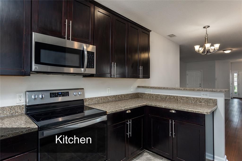 For Sale: $290,000 (3 beds, 2 baths, 1433 Square Feet)