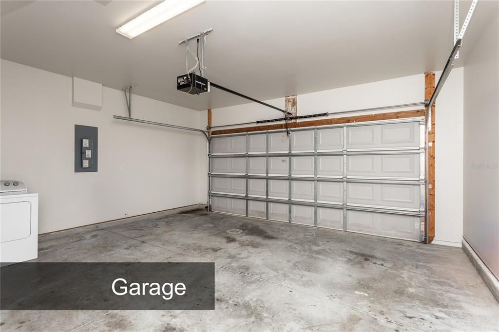 For Sale: $290,000 (3 beds, 2 baths, 1433 Square Feet)