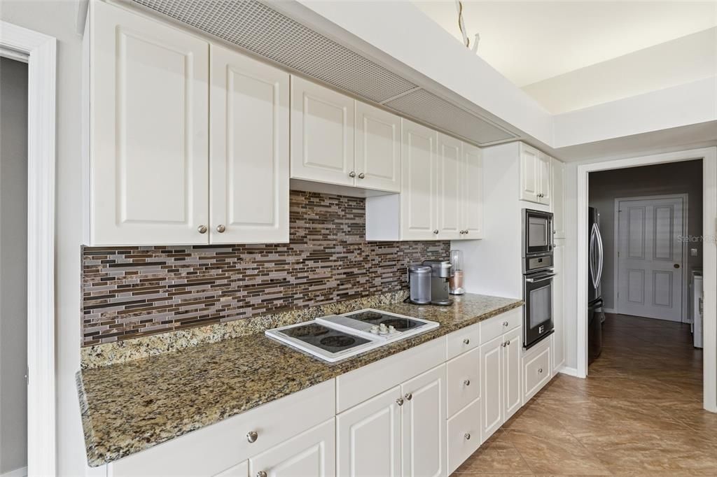 For Sale: $875,000 (3 beds, 3 baths, 2217 Square Feet)