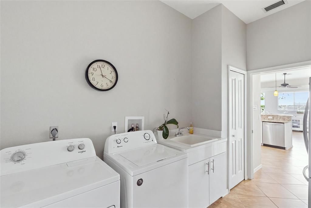 For Sale: $875,000 (3 beds, 3 baths, 2217 Square Feet)