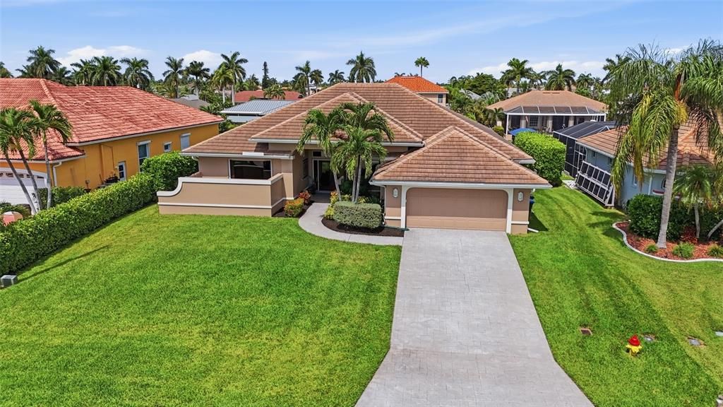 For Sale: $875,000 (3 beds, 3 baths, 2217 Square Feet)