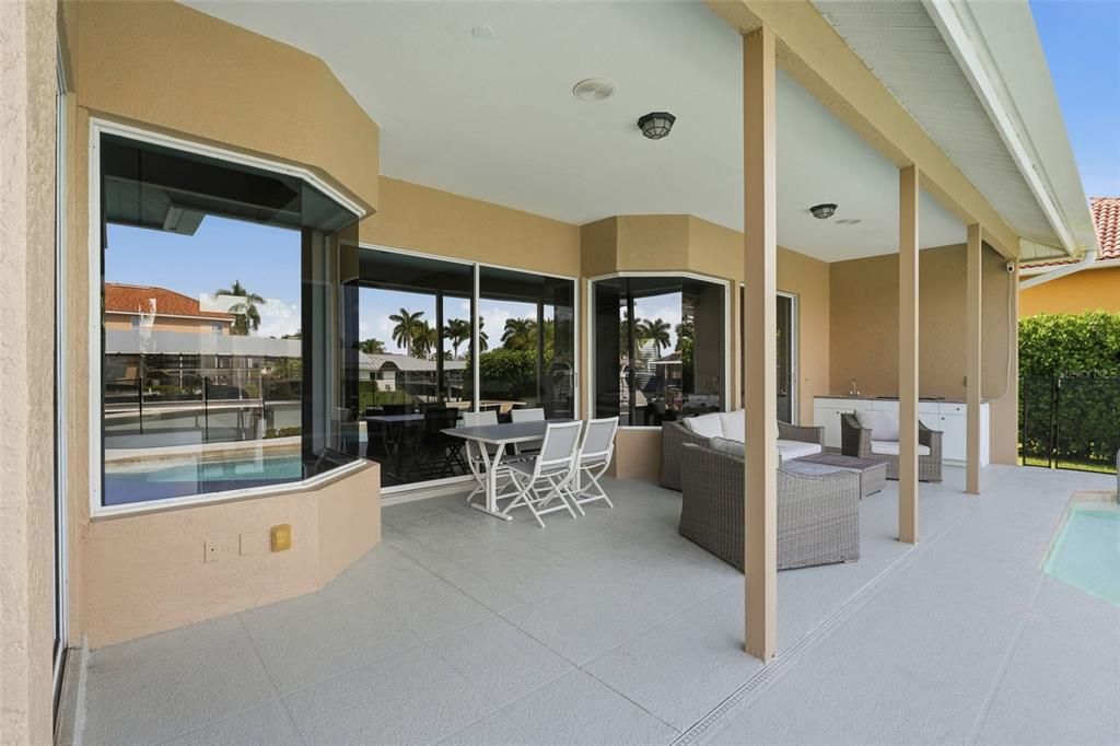 For Sale: $875,000 (3 beds, 3 baths, 2217 Square Feet)