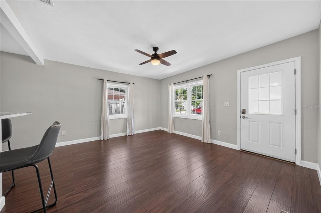 For Sale: $525,000 (3 beds, 2 baths, 1442 Square Feet)