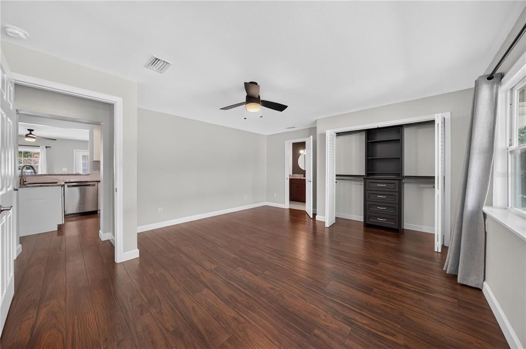 For Sale: $525,000 (3 beds, 2 baths, 1442 Square Feet)