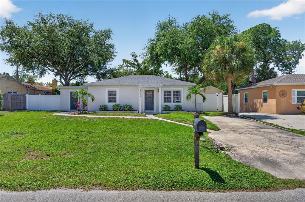 For Sale: $525,000 (3 beds, 2 baths, 1442 Square Feet)