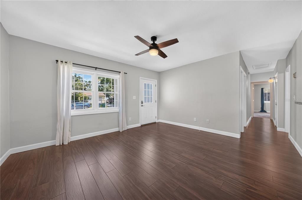 For Sale: $525,000 (3 beds, 2 baths, 1442 Square Feet)