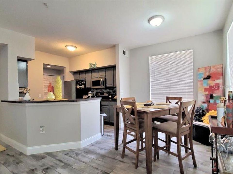 For Rent: $1,600 (2 beds, 2 baths, 1077 Square Feet)