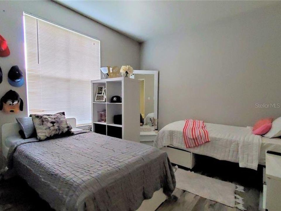 For Rent: $1,600 (2 beds, 2 baths, 1077 Square Feet)
