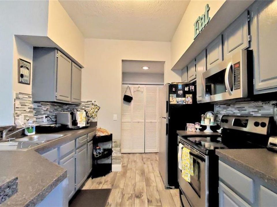 For Rent: $1,600 (2 beds, 2 baths, 1077 Square Feet)