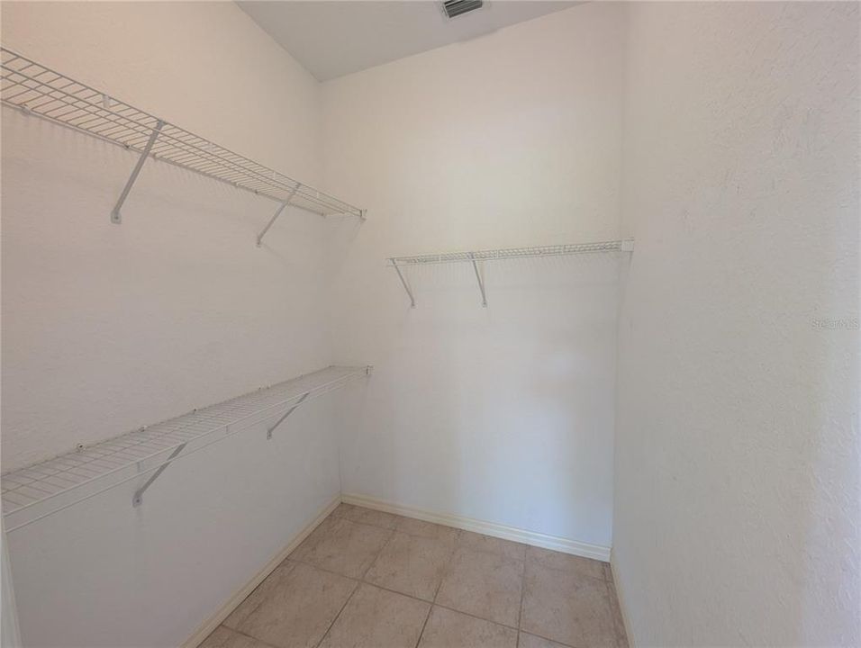 For Rent: $2,650 (3 beds, 2 baths, 1814 Square Feet)