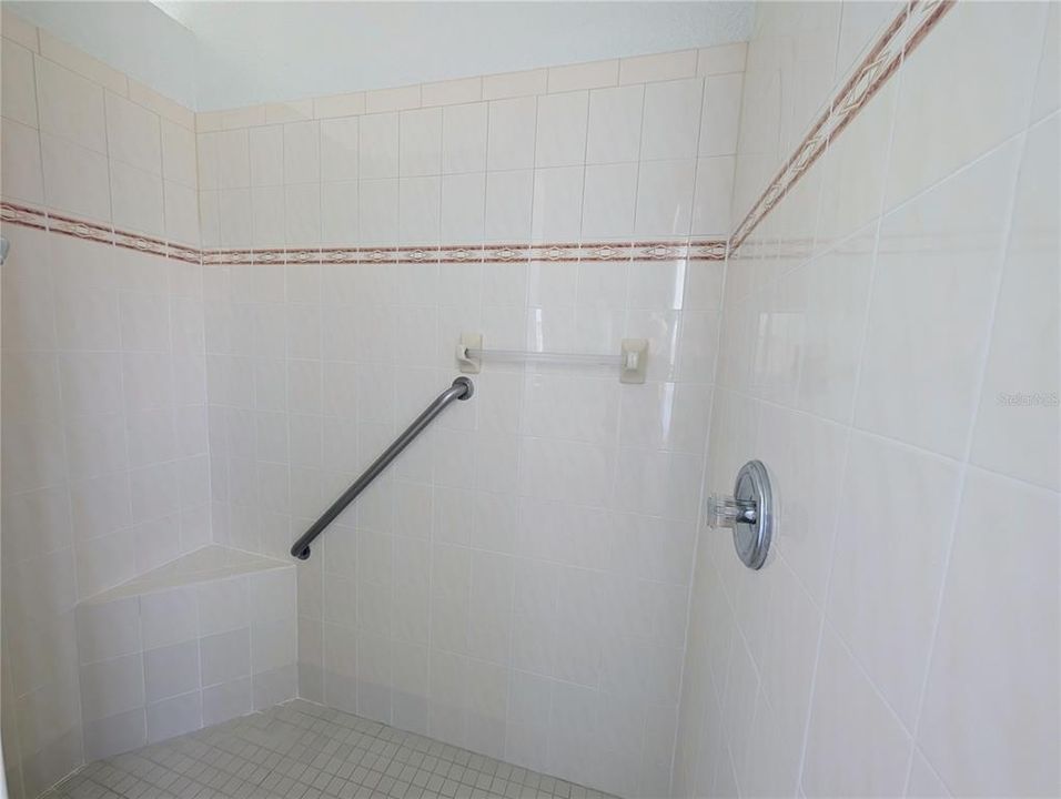 For Rent: $2,650 (3 beds, 2 baths, 1814 Square Feet)