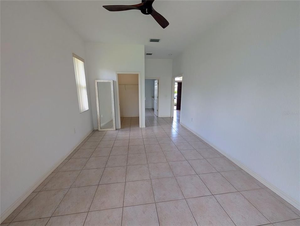 For Rent: $2,650 (3 beds, 2 baths, 1814 Square Feet)