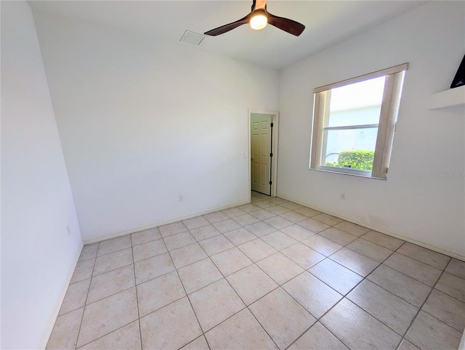 For Rent: $2,650 (3 beds, 2 baths, 1814 Square Feet)