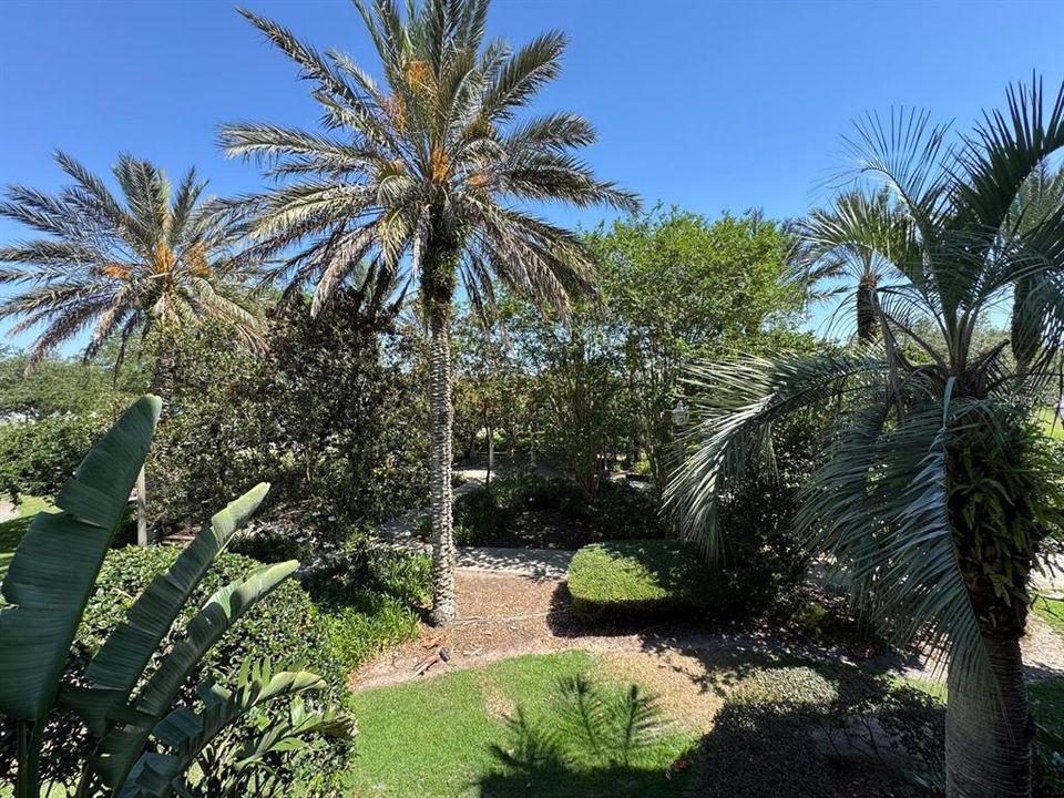 For Sale: $299,990 (3 beds, 3 baths, 1755 Square Feet)