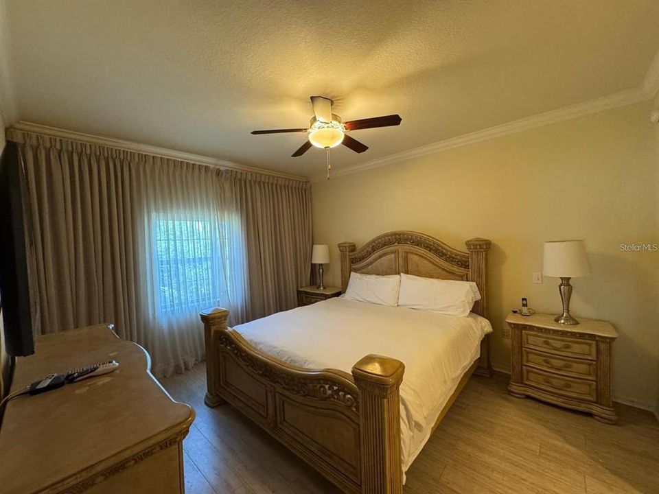 For Sale: $299,990 (3 beds, 3 baths, 1755 Square Feet)