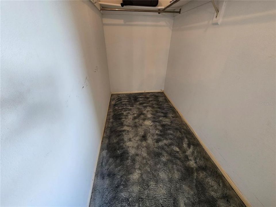 合同活跃: $1,850 (2 贝兹, 2 浴室, 1245 平方英尺)