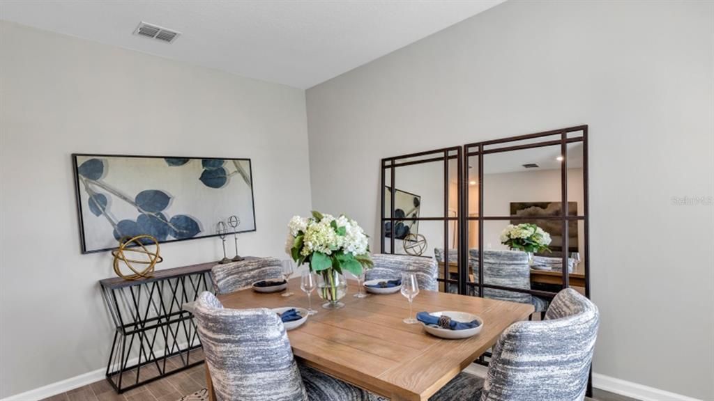 En Venta: $463,990 (4 camas, 3 baños, 2462 Pies cuadrados)