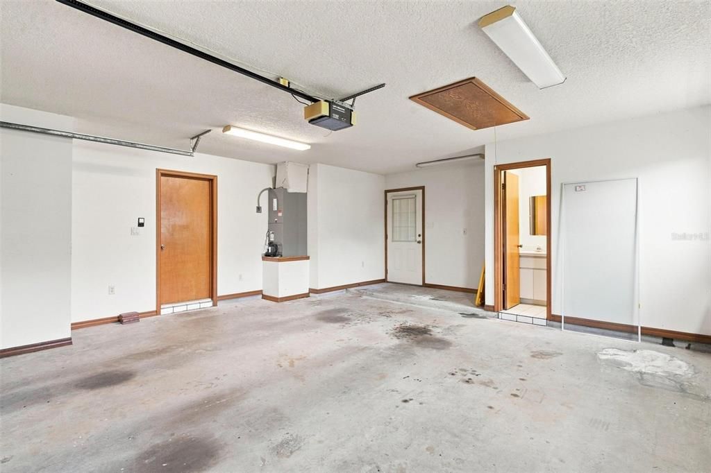 For Sale: $500,000 (3 beds, 3 baths, 2108 Square Feet)