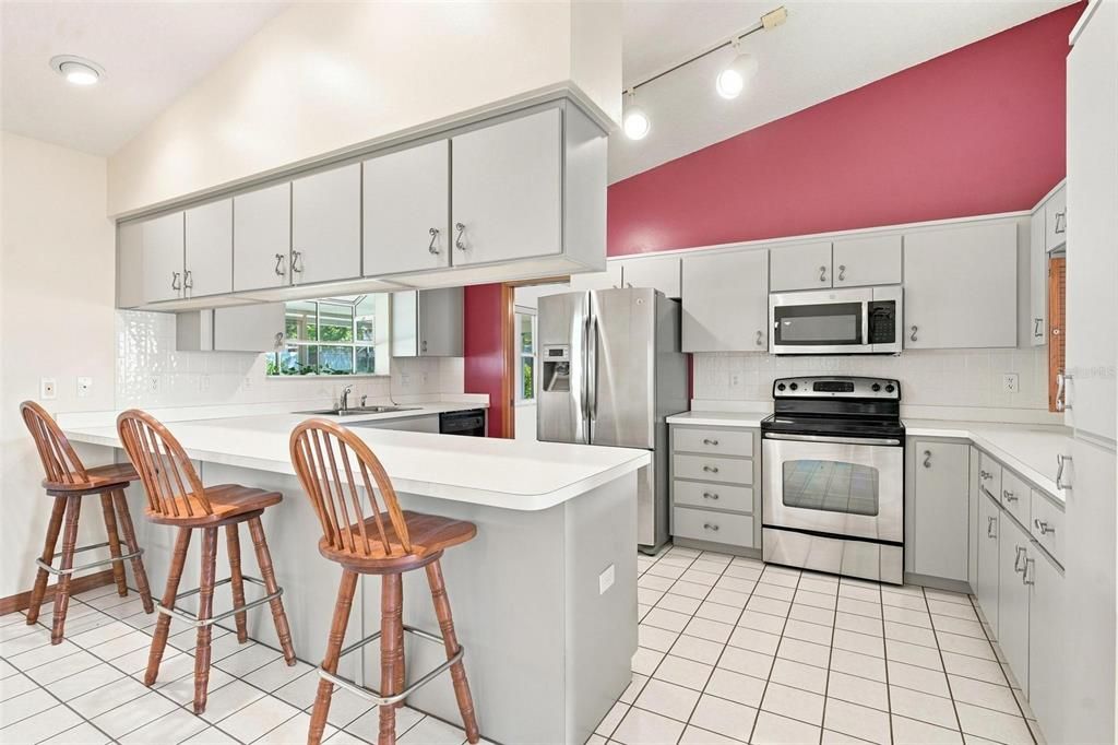 For Sale: $500,000 (3 beds, 3 baths, 2108 Square Feet)