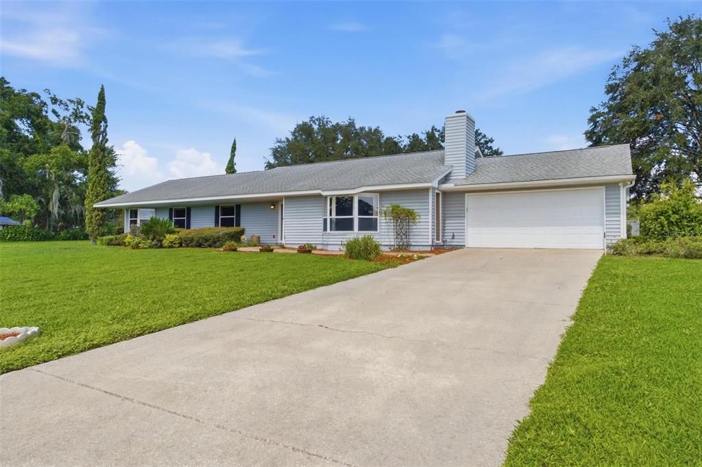 For Sale: $500,000 (3 beds, 3 baths, 2108 Square Feet)
