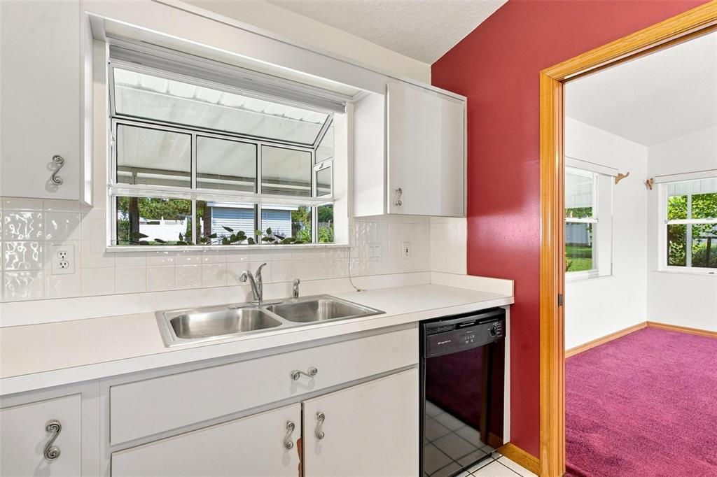 For Sale: $500,000 (3 beds, 3 baths, 2108 Square Feet)