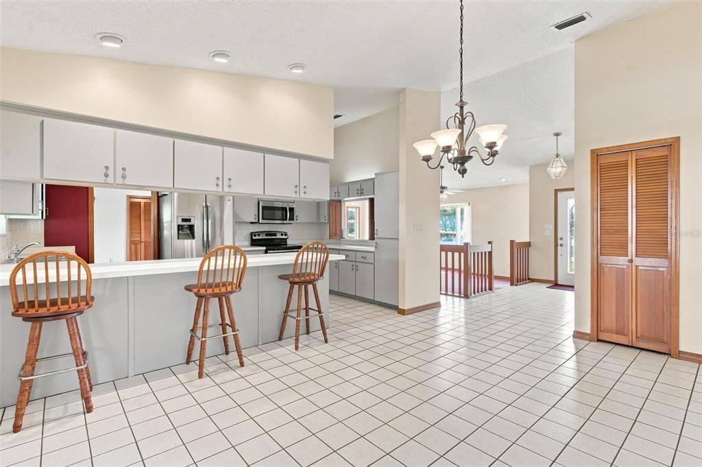 For Sale: $500,000 (3 beds, 3 baths, 2108 Square Feet)