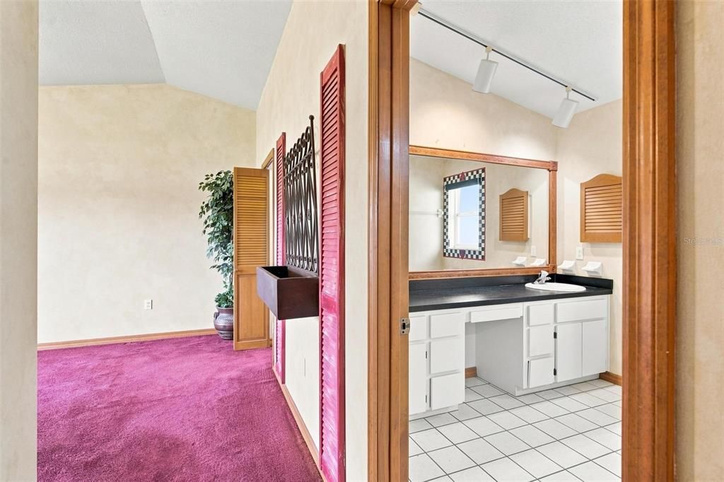 For Sale: $500,000 (3 beds, 3 baths, 2108 Square Feet)