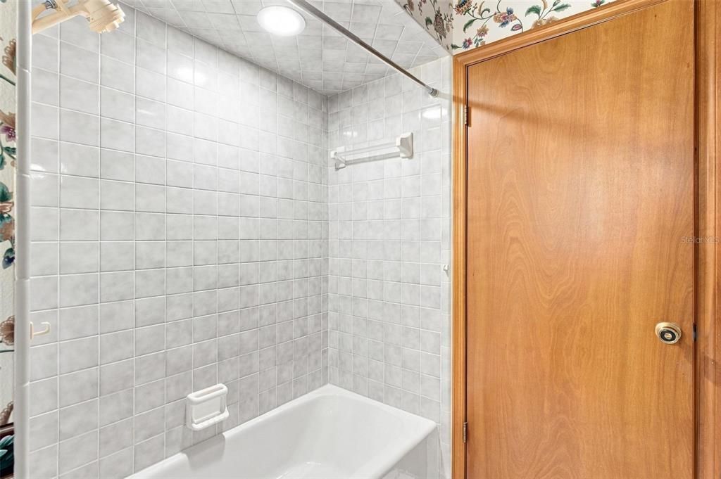 For Sale: $500,000 (3 beds, 3 baths, 2108 Square Feet)